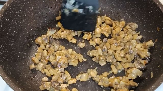 Простое экономное меню на Новый год 2023. Бюджетный праздничный стол. Салаты, закуски, торт. смотреть онлайн