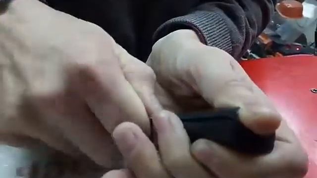 Видео разбор замены батарейки на ключе пульте Мазда 2014 смотреть онлайн