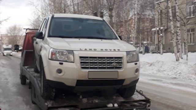 Судебные приставы под видом покупателей изъяли дорогой кроссовер у серовчанина-должника смотреть онлайн