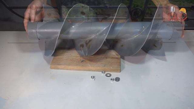 Mini Hydroelectric With Screw Turbine System. Free Electrical Energy Science Project