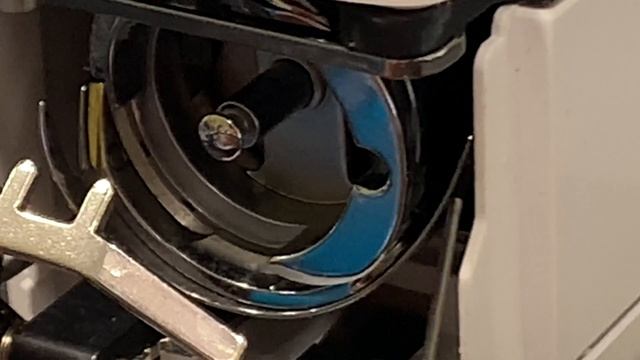 How to Clean and Oil the Brother 1055X and PR670e смотреть онлайн