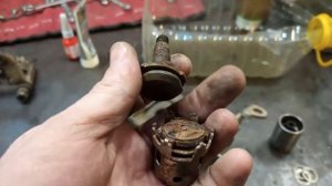 Рено Меган 2. Ремонт задних суппортов.