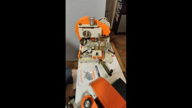 Сравнение станков для изготовления ригельных или реечных ключей, производства Wenxing и KeyWorld. смотреть онлайн