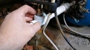 Как установить реле сухого хода на воду. Справится даже ребёнок.