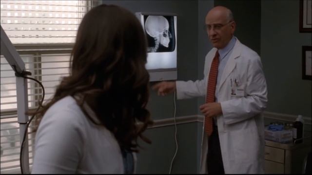 Glee - Finn breaks Rachel's nose 2x18 смотреть онлайн