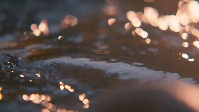 Когда во время похорон треснул гроб, все услышали крик из могилы. Вскрыв его, скорбящие побледнели! смотреть онлайн