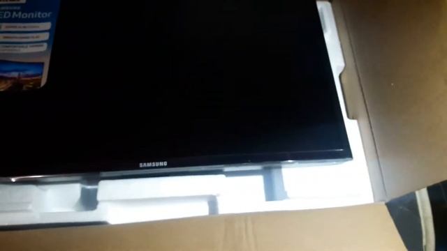Unboxing Samsung 24" LED Monitor 60 Hz / 150$ смотреть онлайн