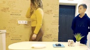 МАЛЬЧИК ХОТЕЛ ПОЦЕЛОВАТЬ НЯНЮ. ЖЁСТКИЙ ОТРЫВОК ИЗ ТЕЛЕГРАММА, Юрий Благополучный