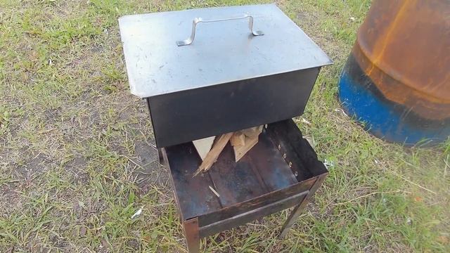 Шашлык свиной. Уха из сёмги и карпа. Копченая скумбрия. Копченая рыба. смотреть онлайн