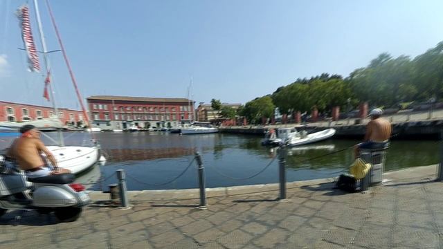 Из Неаполя с Любовью. Отели Неаполя. Достопримечательности. Кладбище Фонтанелле. смотреть онлайн