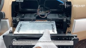 How to install the BMW X3 E83 Qualcomm Android multimedia that supports the original car display?