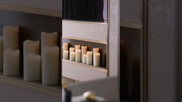 Светлая спальня с интересными деталями в отделке смотреть онлайн