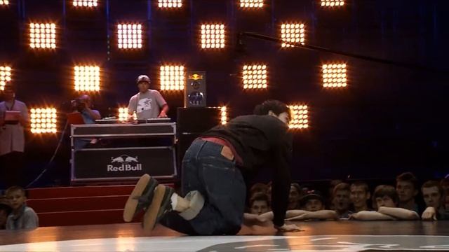 RED BULL BC ONE Russian Cypher 2014 | 1/8 | Atazhan vs Cyga смотреть онлайн