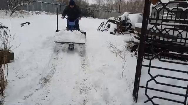НЕДОПОГРУЗЧИК! Уборка снега! смотреть онлайн