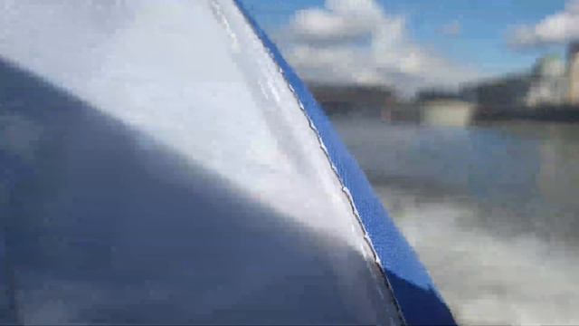 На лодке ПВХ в фонтане)) Ямаха 9.9/15 Москва река центр смотреть онлайн