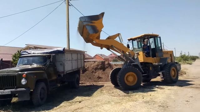 Газон по полной 10кубов земли. смотреть онлайн