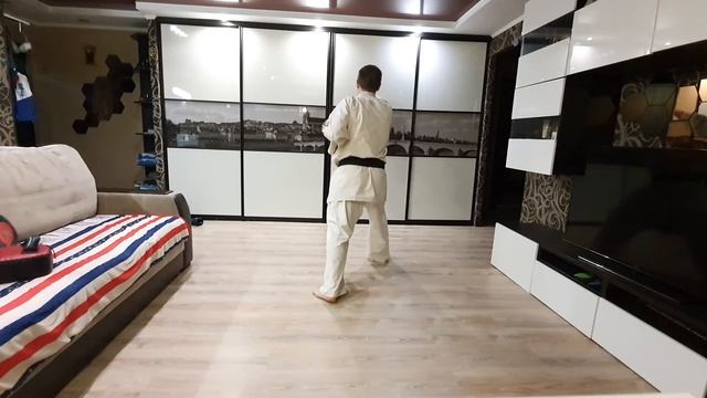 Ката Цуки-но ката (Tsuki-no kata). Разбор и выполнение ката высшей сложности Синкекусинкай каратэ. смотреть онлайн