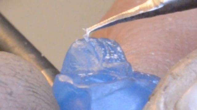 #УрокиЮвелира Шарм- бусина высотой 9 мм . Режем из воска вручную. смотреть онлайн