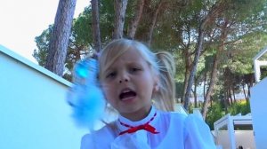 Алиса и Папа собираются на бал для принцесс / Сказки для Евы