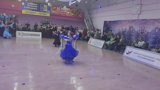 Венский Вальс. Уллиев Матвей - Иванова Софья. Юниоры 1. Ритм 2022 смотреть онлайн