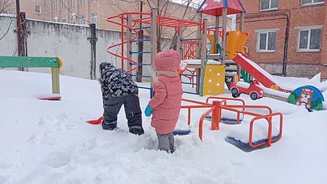 Детский квест. Откопай детскую площадку! смотреть онлайн