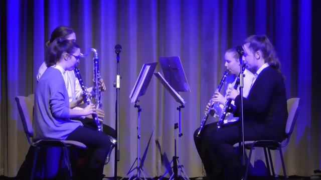 Decsi Fruzsina a klarinét kvartettben смотреть онлайн