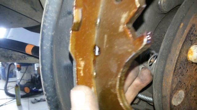 Как собрать колодки ручника. Lexus Gx470, Prado 120.