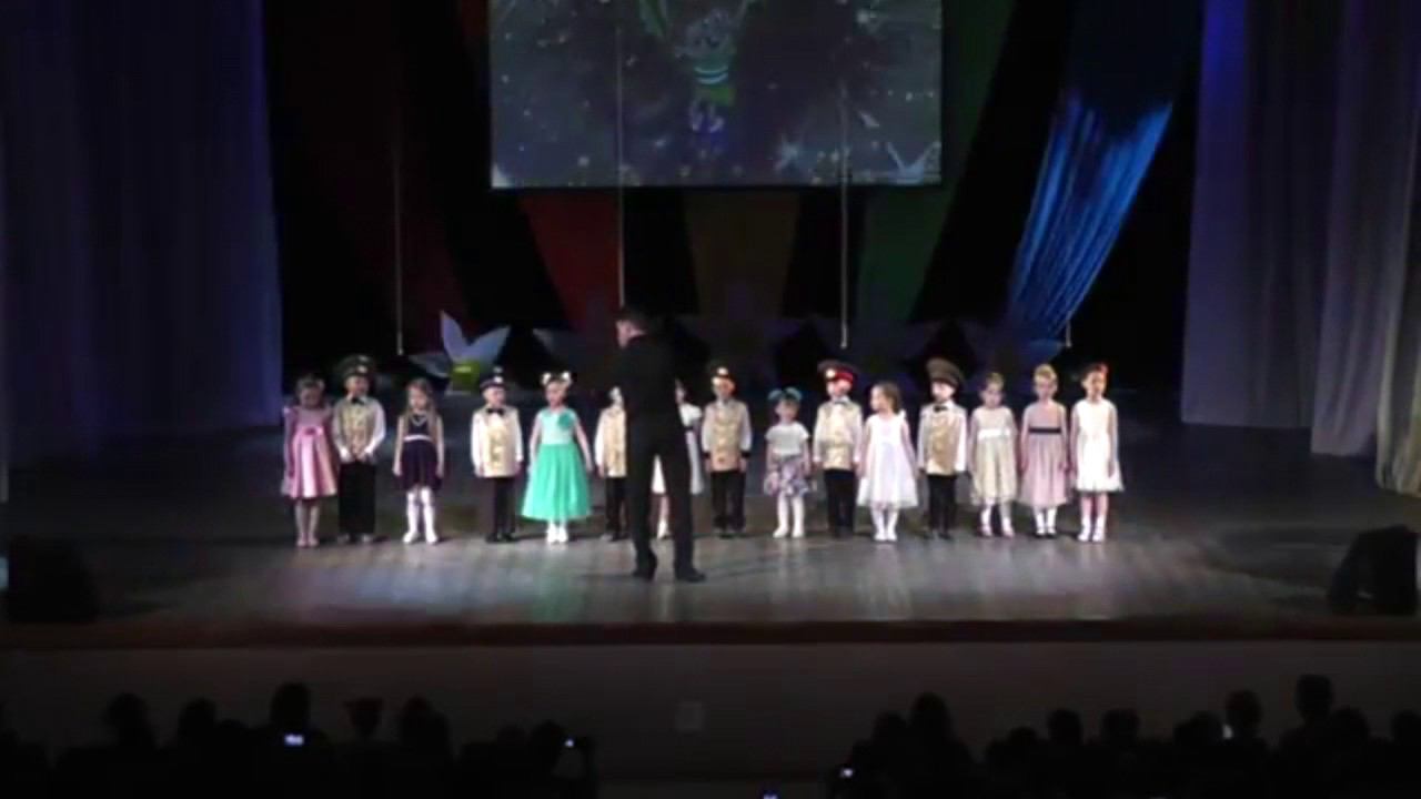 Хор "Крутые парни и девчонки" - "Бравые солдаты" смотреть онлайн