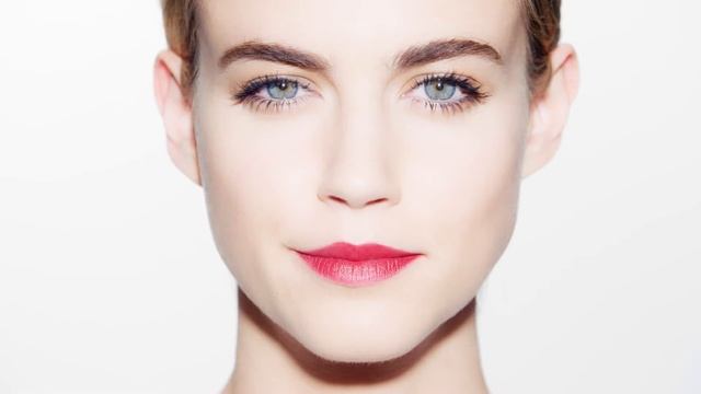 Clinique Makeup Tutorial: High Shine Lips смотреть онлайн