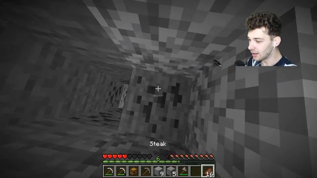 Minecraft BUT We All SHARE 1 INVENTORY Between 3 People смотреть онлайн