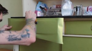 Как оклеить мебель пленкой? перевоплощение бабушкиной кухни