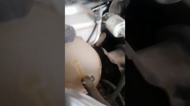 установка газомаслянных держателей капота на рено каптюр смотреть онлайн
