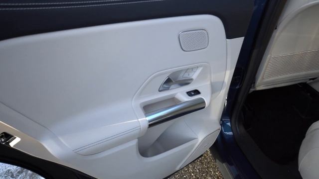 2021 Mercedes-Benz GLA 250 | Video tour with Natalie смотреть онлайн