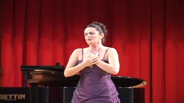 Marvelous Camelia Voin sings Bellini's Vaga Luna смотреть онлайн