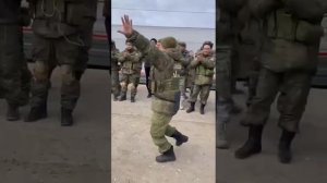 Всегда с песней и улыбками идут азиаты. Боевые #калмыкиСВО  и ансамбль «Ойраты»