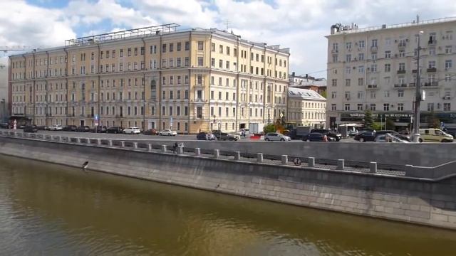 Вид с Малого каменного моста (Москва) смотреть онлайн