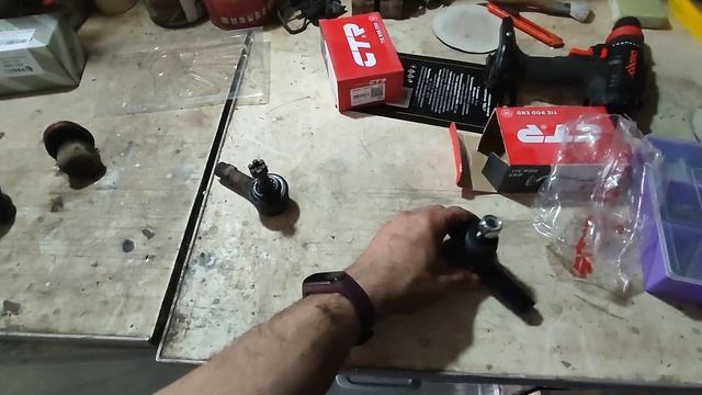 Замена шаровых в рычагах и рулевых наконечников на Lancer 9 смотреть онлайн