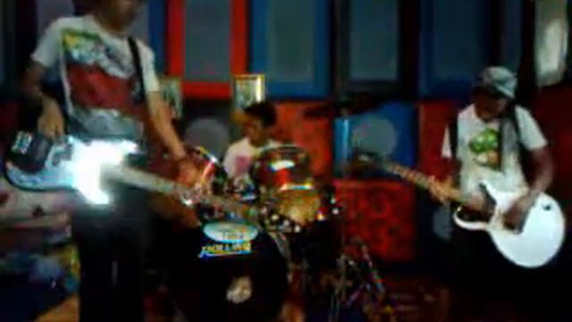 MRock - stockholm syndrome.wmv смотреть онлайн