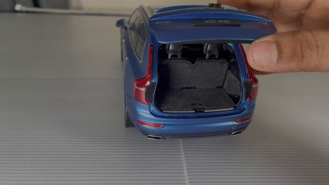 Unboxing  Model Car Volvo XC90 1/18 Scale Diecast Car.