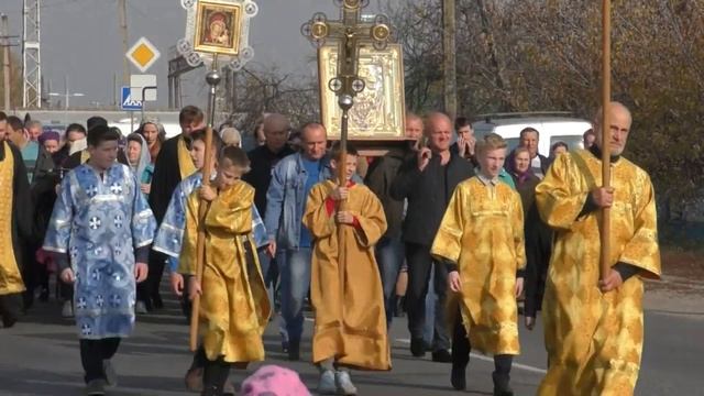 Крестный ход в Калинковичах с иконой Матери Божьей Юровичской Милосердной смотреть онлайн