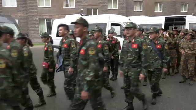 В Военно-медицинскую академию прибыли представители четырех команд-участниц Арме.mp4 смотреть онлайн