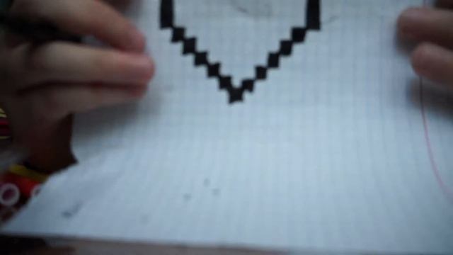 Рисунки по клеточкам. Как нарисовать скипетр с сердечком!!! 1 часть смотреть онлайн
