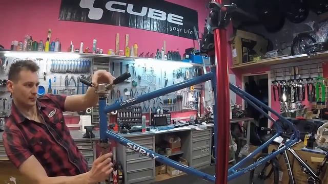 Сборка Surly Disc Trucker часть 3 смотреть онлайн