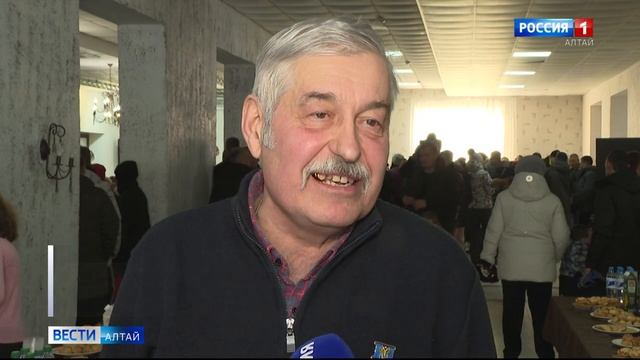 В Алтайском крае наградили лучших работников гражданской авиации смотреть онлайн