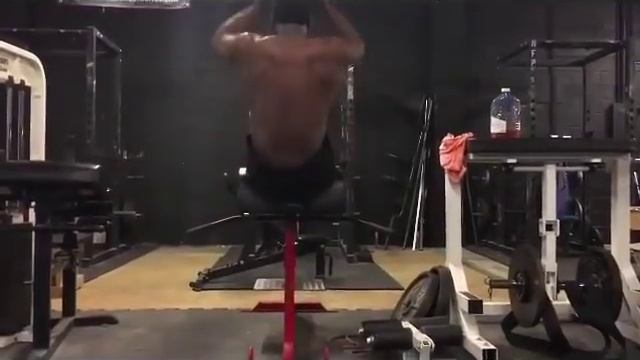 Джон Джонс тренируется для реванша с Дэниелом Кормье смотреть онлайн