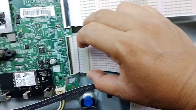 Samsung 55 Smart curved tv on & off problem. смотреть онлайн