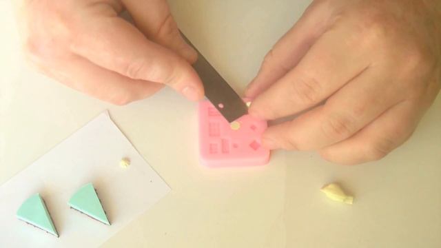 ПРОСТЫЕ ТОРТИКИ В ЭМАЛИ * ПОЛИМЕРНАЯ ГЛИНА * МАСТЕР-КЛАСС * DIY смотреть онлайн