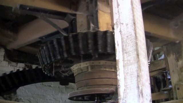 Coracle gathering at Pakenham water Mill coracles in HD смотреть онлайн