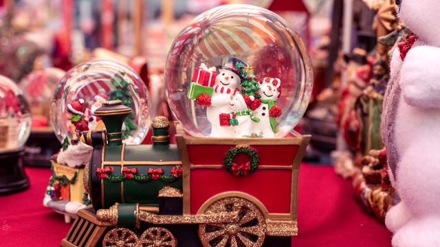 Snow globe. Рождественские традиции для детей. смотреть онлайн