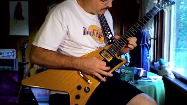 Gibson Moderne' guitar arpeggios play by Philfeedback смотреть онлайн